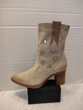 Casta Tulip Slouchy Boots Women # 8.5 US